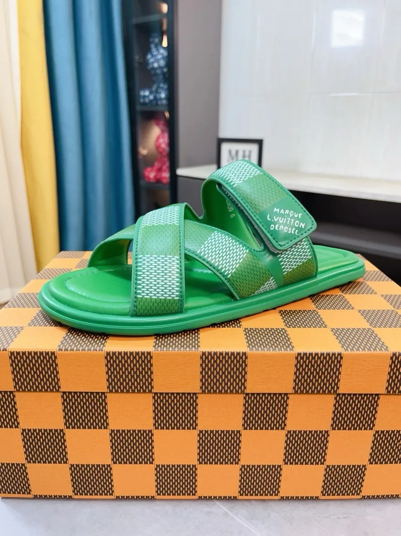 Men's shoes 💰380🌹🌹 (lv-Louis Vuitton) New men's slippers, high-end boutique, exquisite embossed logo decoration on the upper, fine workmanship, super soft soles, casual, loose and comfortable, a must-have in summer! \nsize：38-44